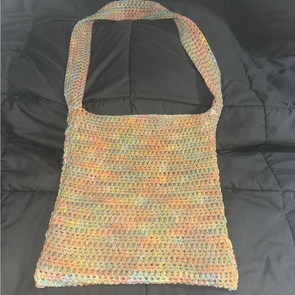 Handmade two tone crochet tote - Picture 2 of 7